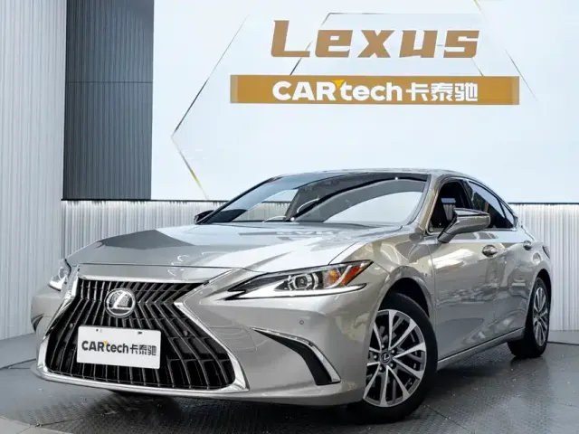 Фотография автомобиля — Lexus ES