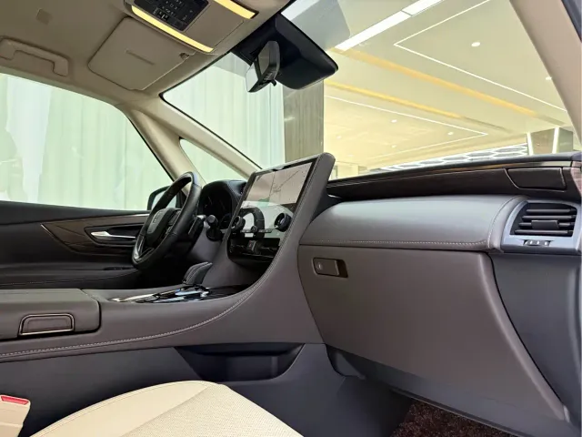 Toyota Vellfire — Фото автомобиля 13
