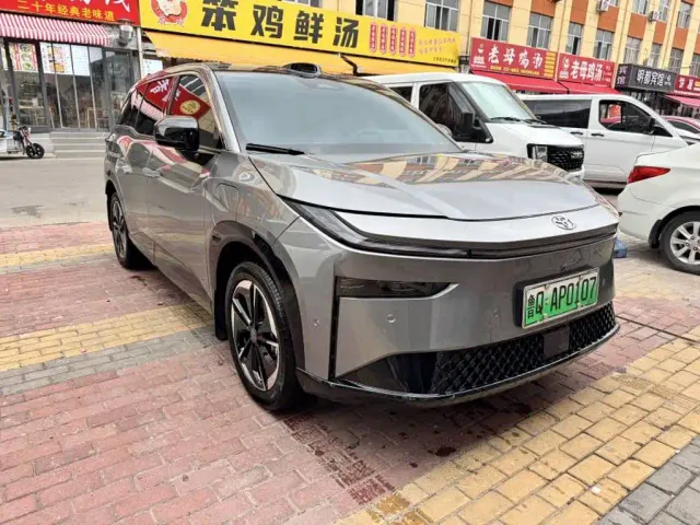 Toyota BoZhi 3X — Фото автомобиля 3