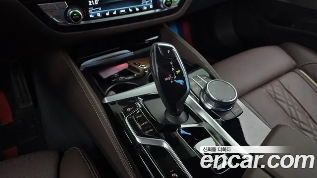 BMW 5 Series G30 — Фото автомобиля 12