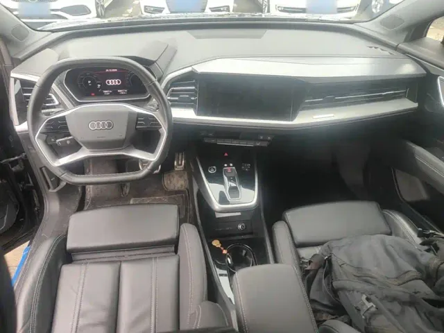 Audi Q4 e-tron — Фото автомобиля 9