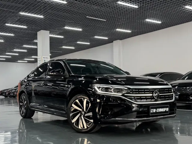 Volkswagen Passat — Фото автомобиля 3