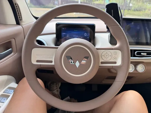Wuling Hongguang Mini EV — Фото автомобиля 11