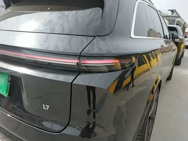 Li Auto L7 — Фото автомобиля 7