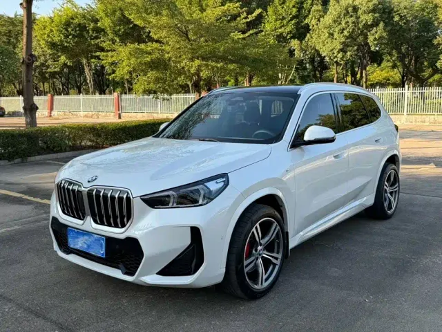 Фотография автомобиля — BMW X1