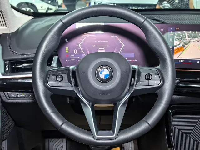 BMW X1 — Фото автомобиля 12