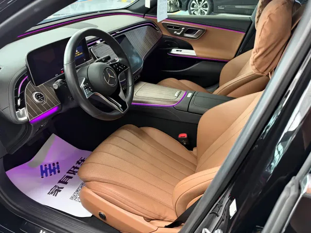 Mercedes-Benz E-Class — Фото автомобиля 5