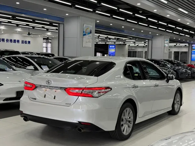 Toyota Camry — Фото автомобиля 4