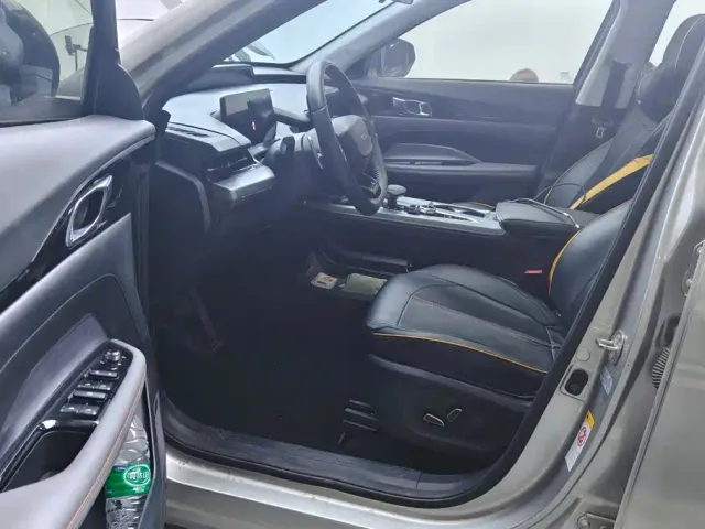 Changan Z6 — Фото автомобиля 9