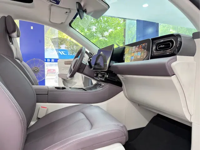 Leapmotor C11 — Фото автомобиля 12