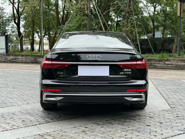 Audi A6L — Фото автомобиля 9