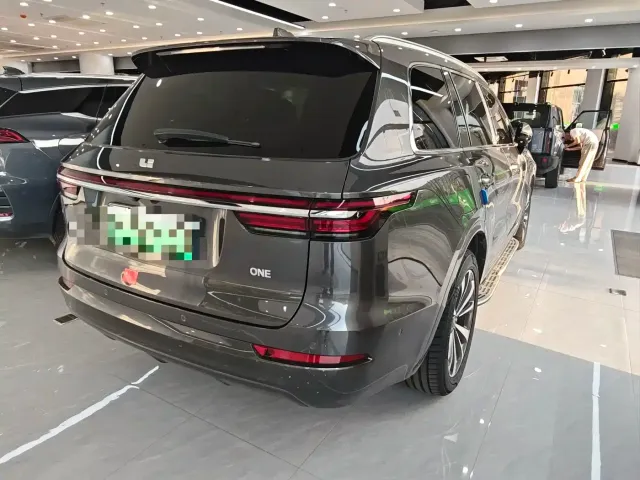Li Auto ONE — Фото автомобиля 11