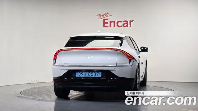 Kia EV6 — Фото автомобиля 4