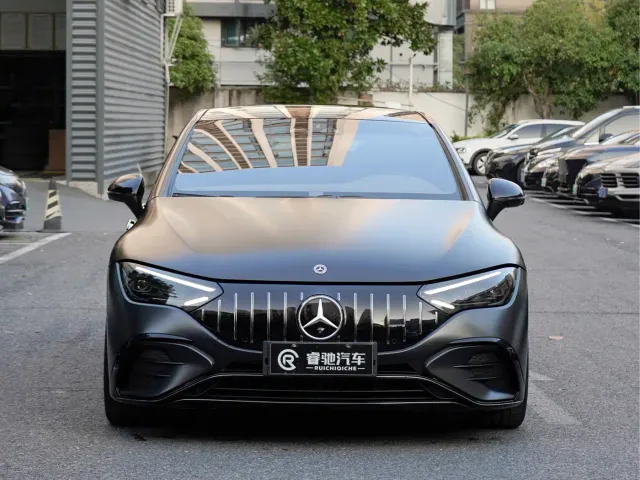 Mercedes-Benz EQE AMG — Фото автомобиля 2
