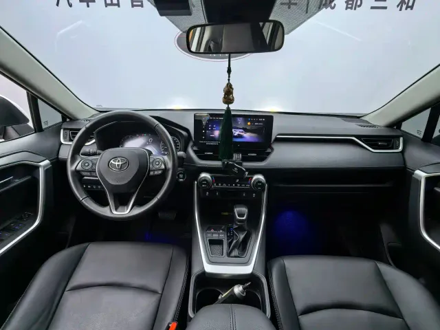 Toyota RAV4 — Фото автомобиля 9