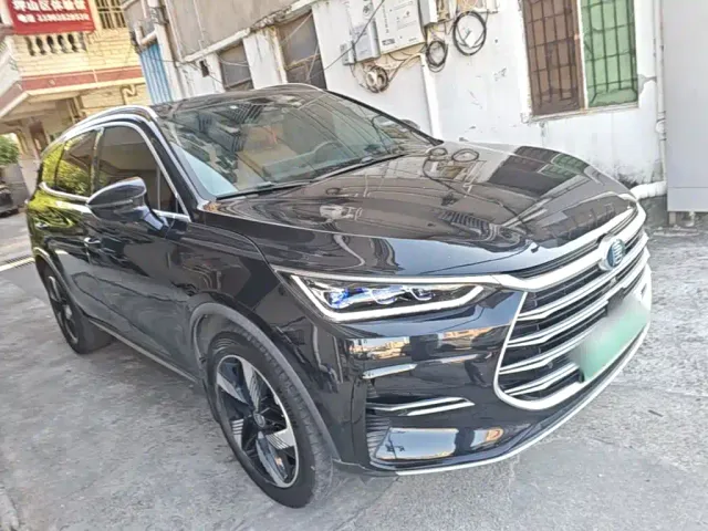BYD Tang — Фото автомобиля 3