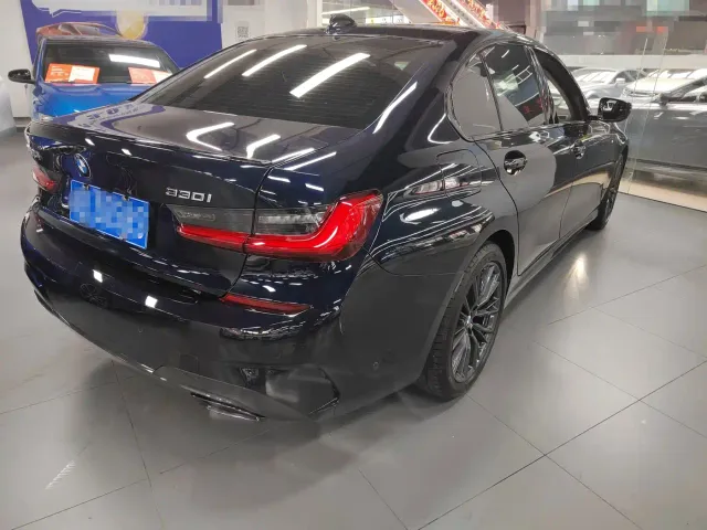 BMW BMW 3 Series 2020 330i M Sport Blackout Package — Фото автомобиля 14