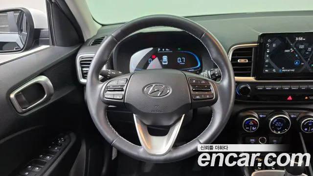 Hyundai Venue — Фото автомобиля 17
