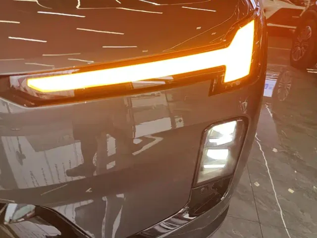 Volvo XC70 Plug-in Hybrid — Фото автомобиля 23
