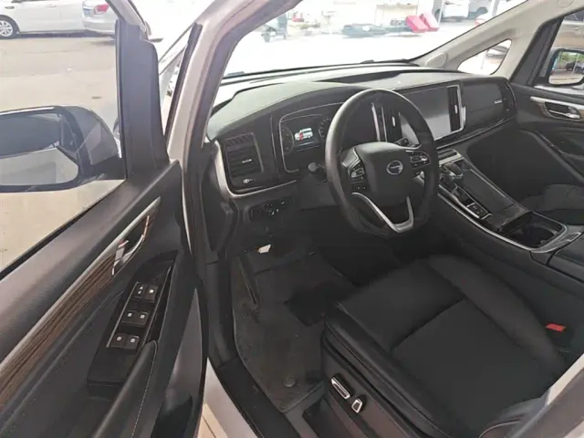 GAC Trumpchi M8 — Фото автомобиля 15