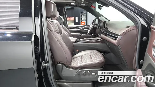Cadillac Escalade Generation 5 — Фото автомобиля 11