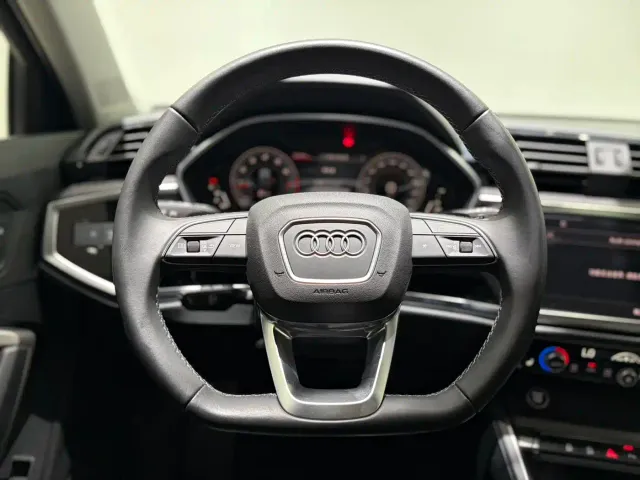 Audi Q3 — Фото автомобиля 16