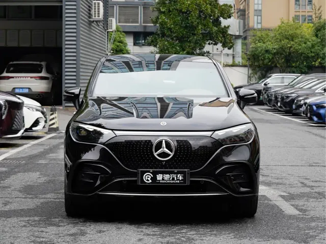 Mercedes-Benz EQE SUV — Фото автомобиля 2