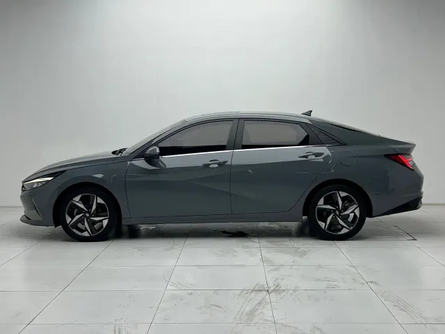 Hyundai Elantra — Фото автомобиля 22