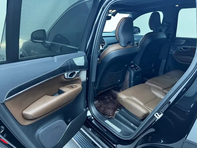 Volvo XC90 — Фото автомобиля 17