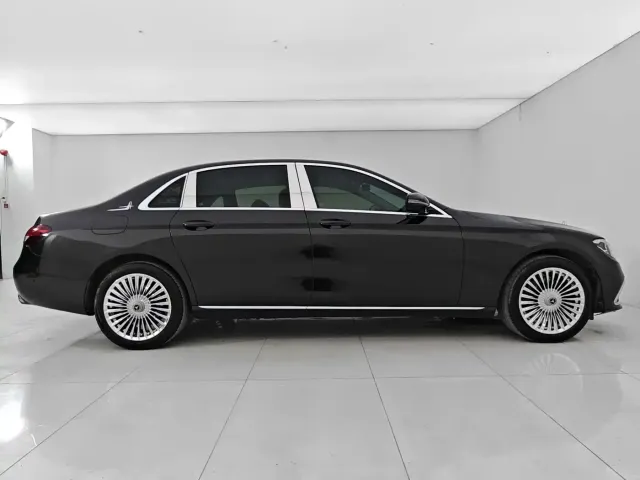 Mercedes-Benz E-Class — Фото автомобиля 8