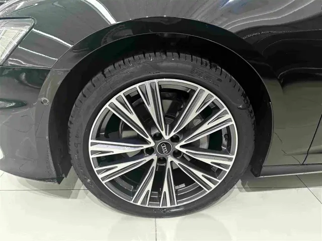 Audi A6L — Фото автомобиля 4
