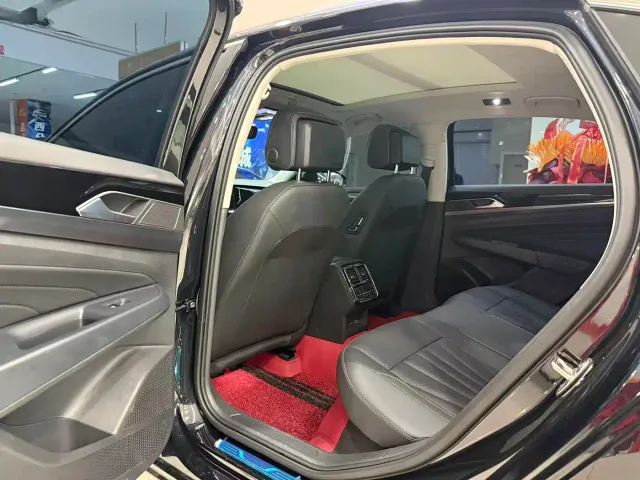 Volkswagen Passat — Фото автомобиля 11