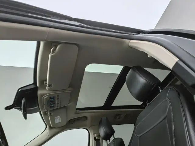 Ford Explorer — Фото автомобиля 14
