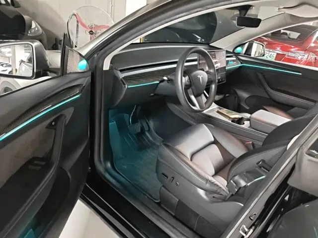 Tesla Model Y — Фото автомобиля 15