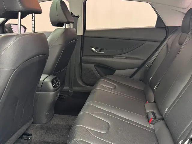 Hyundai Elantra — Фото автомобиля 12