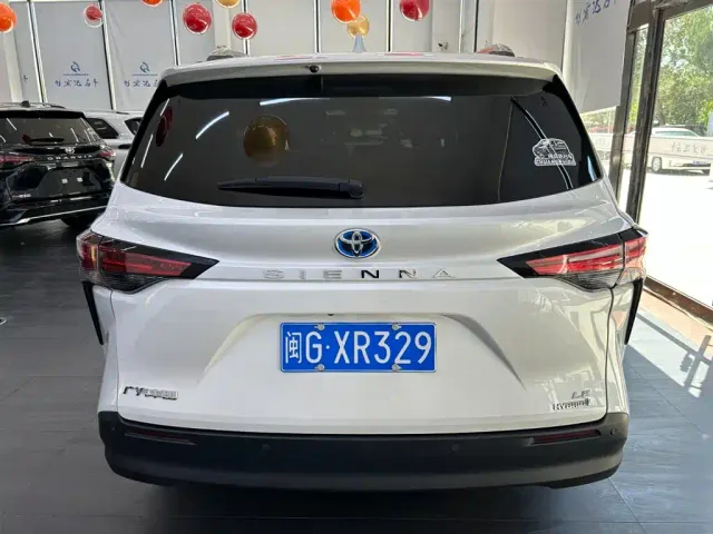Toyota Toyota Sienna 2023 2.5L Hybrid Comfort Edition — Фото автомобиля 12