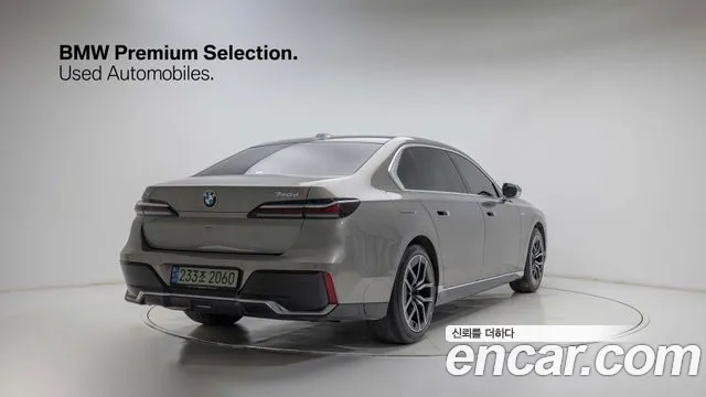 BMW 7-Series — Фото автомобиля 2