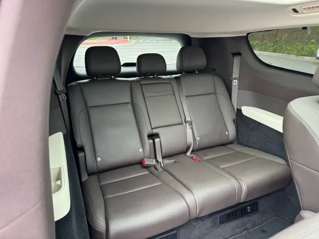 Li Auto MEGA — Фото автомобиля 14