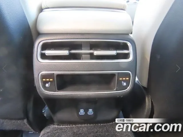 Genesis GV70 — Фото автомобиля 9