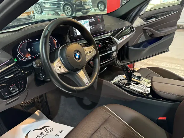 BMW 5 Series — Фото автомобиля 15