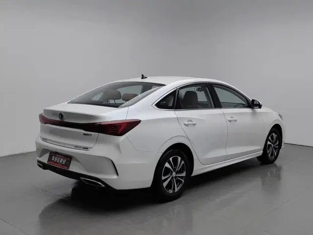 Changan Eado — Фото автомобиля 2