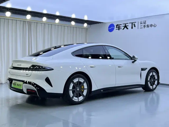 Xiaomi SU7 — Фото автомобиля 4