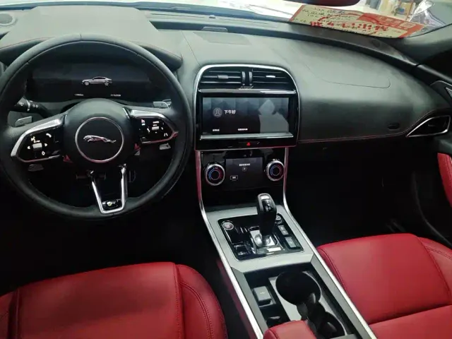 Jaguar XEL — Фото автомобиля 12