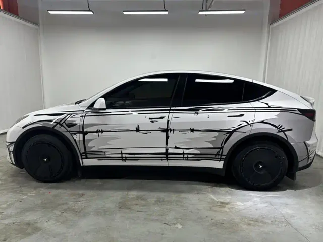 Tesla Model Y — Фото автомобиля 2