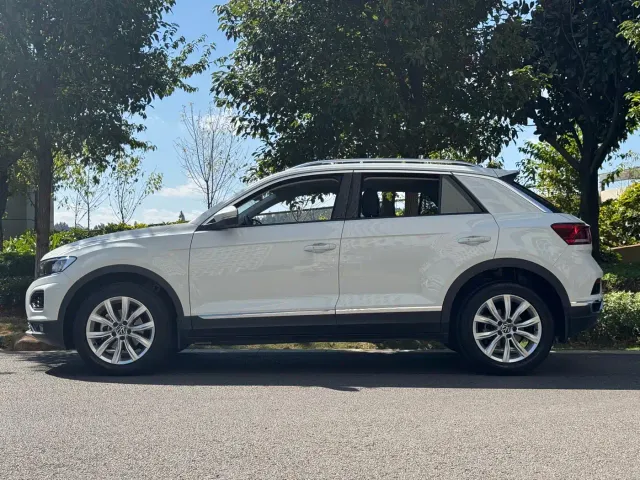 Volkswagen T-Roc — Фото автомобиля 6