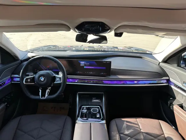 BMW 7 Series — Фото автомобиля 5
