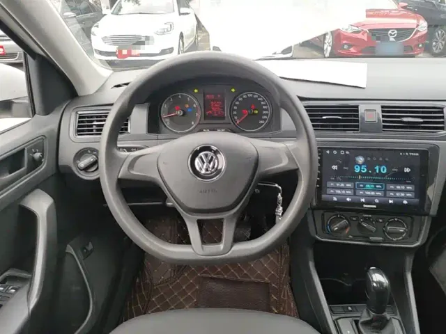 Volkswagen Santana — Фото автомобиля 10