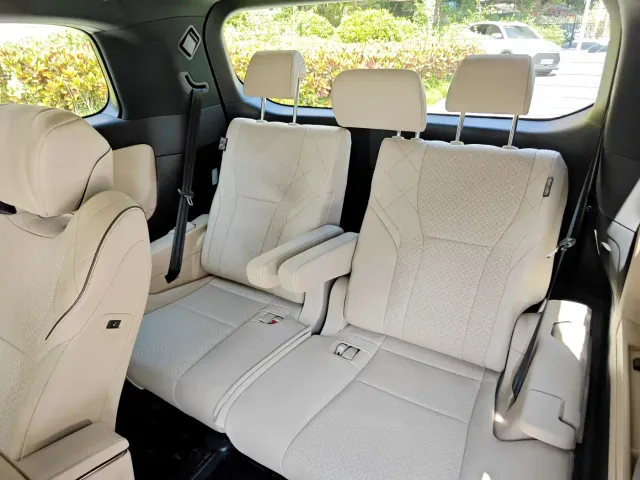 Toyota Alphard — Фото автомобиля 30