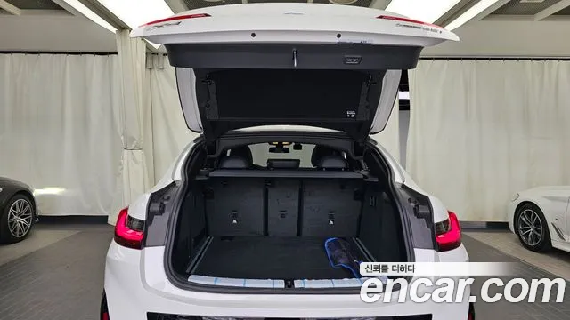 BMW X4 xDrive20i M Sport — Фото автомобиля 17