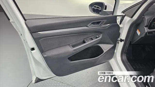 Volkswagen Golf Golf 8 поколение 2.0 TDI Premium — Фото автомобиля 22